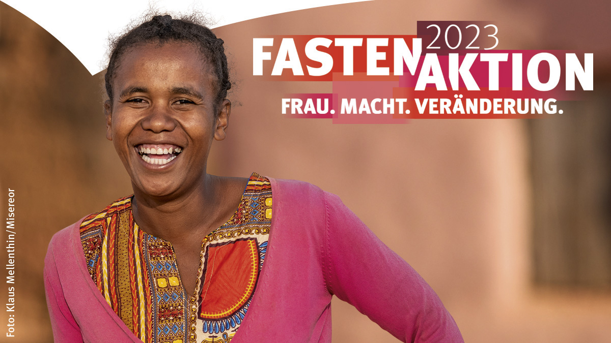 Ursule Rasolomanana, Kleinbäuerin aus Madagaskar auf dem Aktionsplakat zur Fastenaktion 2023 Frau. Macht. Veränderung.